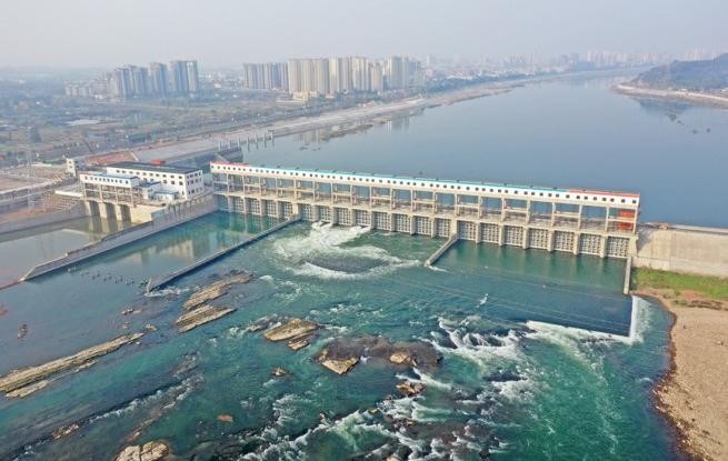 四川眉山：岷江彭山尖子山航電樞紐工程正式啟動(dòng)下閘蓄水